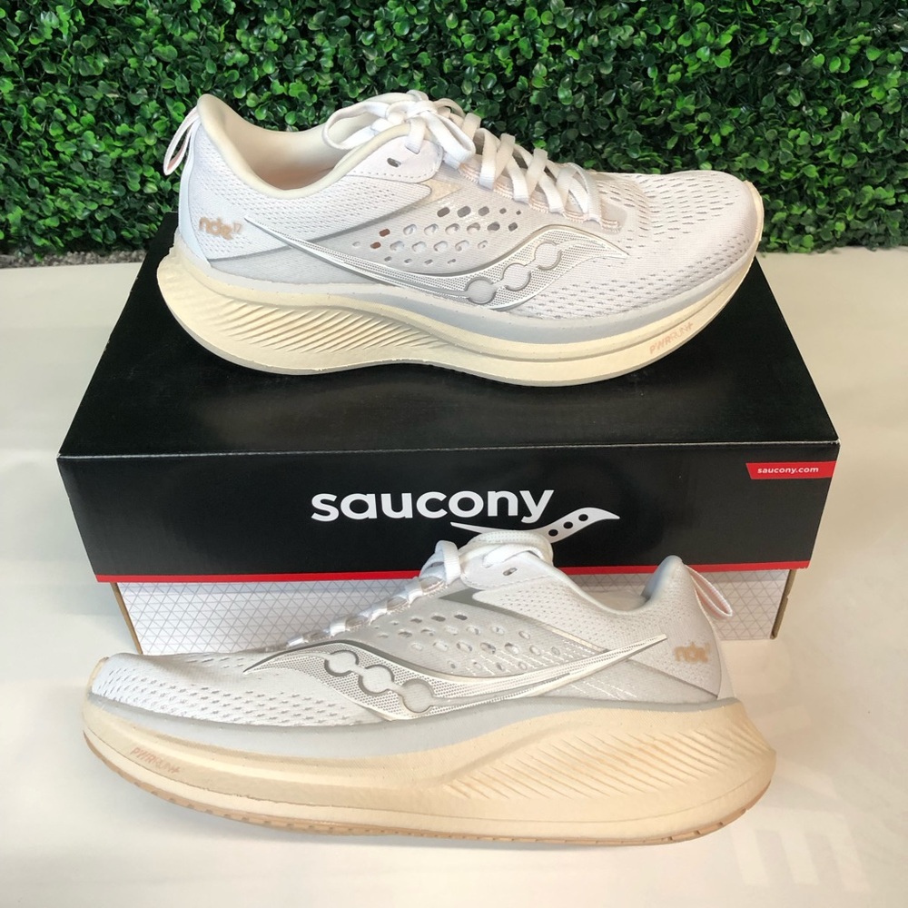 NIB Saucony Ride 17 White And Cream Women’s Tennis Shoes